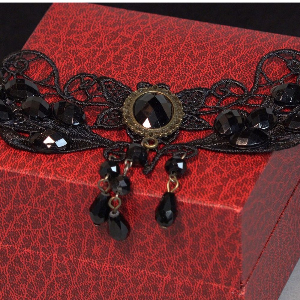 NEW women's black lace necklace